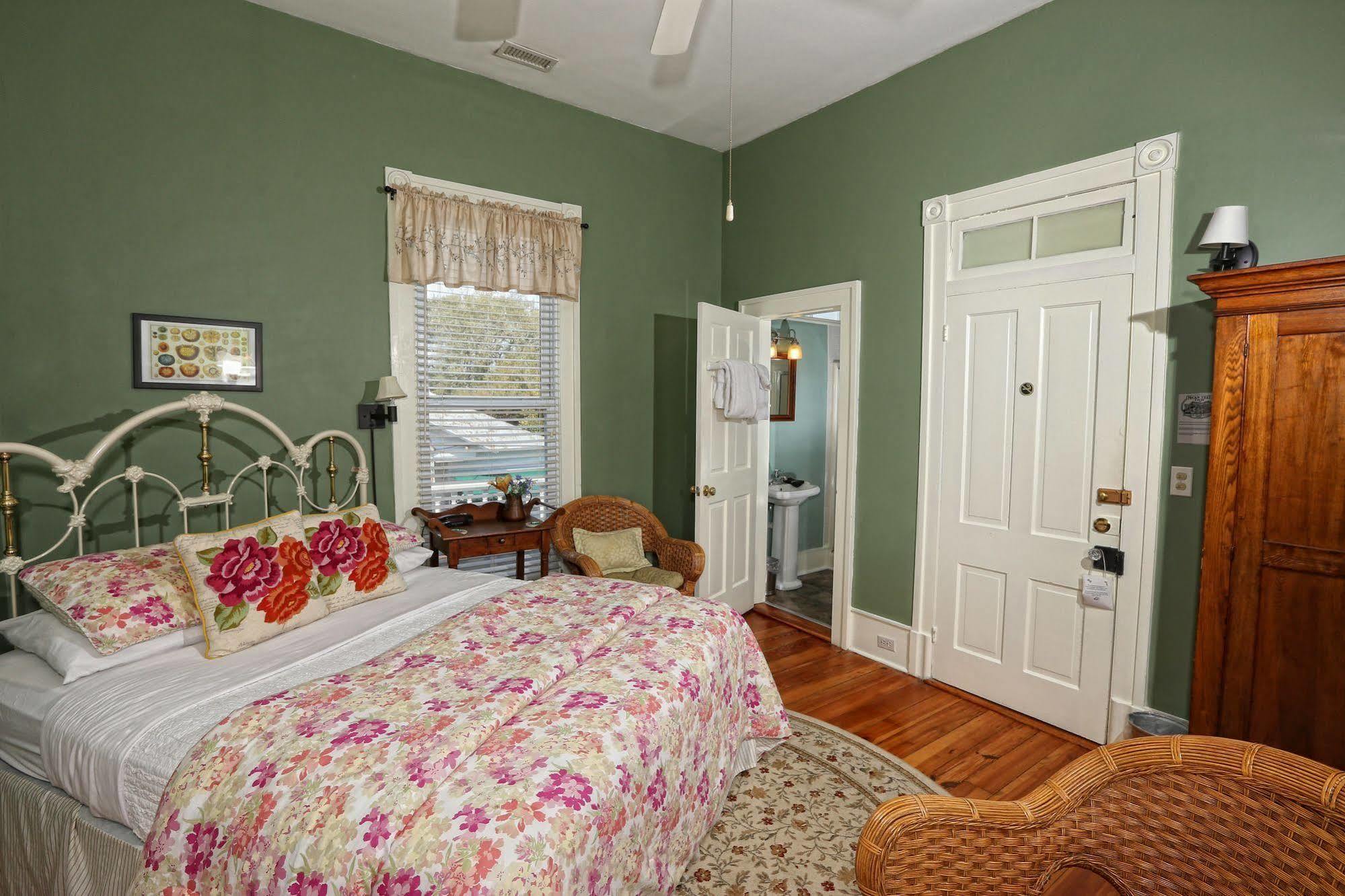 Pecan Tree Inn Beaufort Ngoại thất bức ảnh